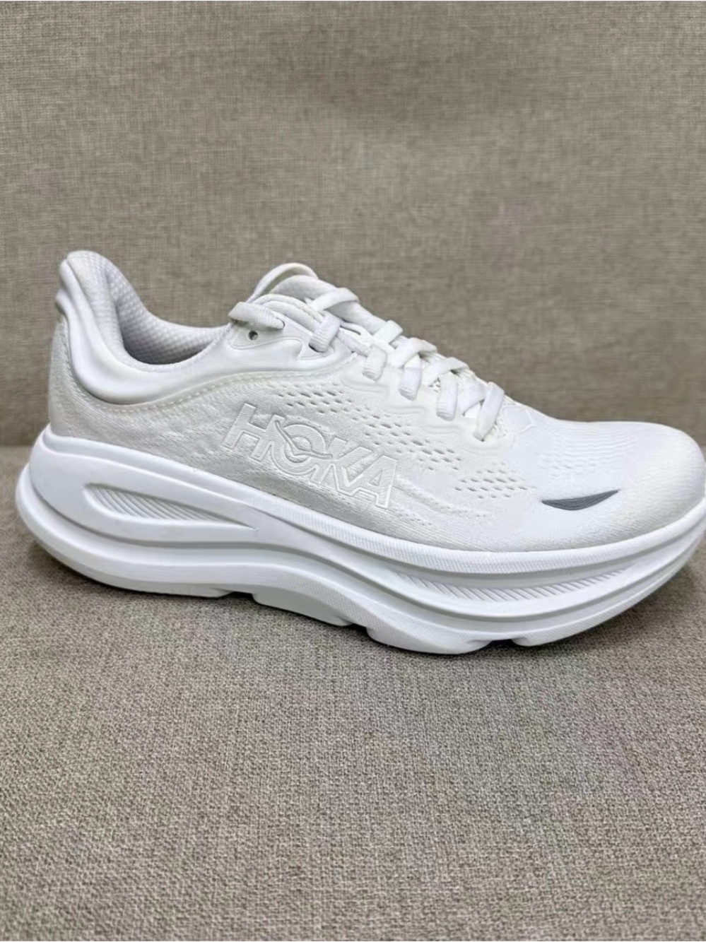 New Hoka One One Bondi 9 White Women Athletic Shoes - Picture 3 of 8